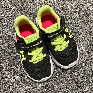 Under Armour Kids Neon Green and Black Sneakers size 7 toddler